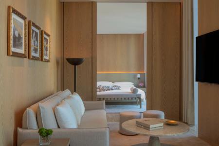 The Dubai Edition - 25