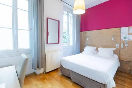 Hôtel Edmond Rostand - 65