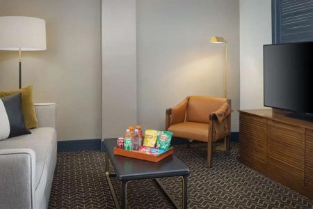 DoubleTree Suites by Hilton - 85