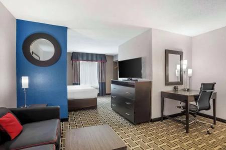 Comfort Suites Airport Nashville - 50