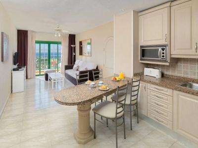 Regency Torviscas and Suites - 11