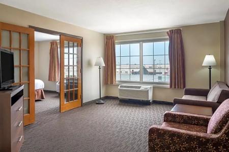 AmericInn by Wyndham North - 41