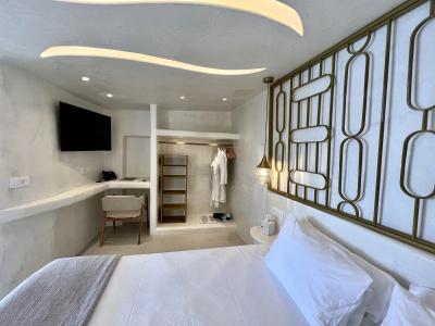 Athina Luxury Suites - 15