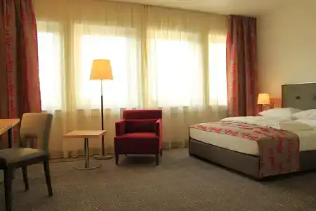 Holiday Inn Frankfurt Airport - Neu-Isenburg, An Ihg - 8