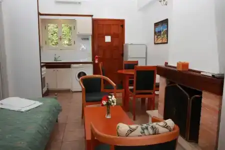 Paradise Studios - 76