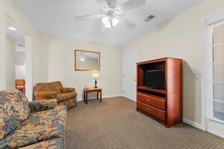 Grand Crowne by Capital Vacations - 35
