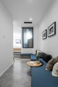 Melo Athens - 77