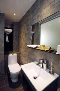 Ibis North Point - 55