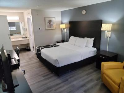 La Quinta Inn by Wyndham Near Busch Gardens - 24