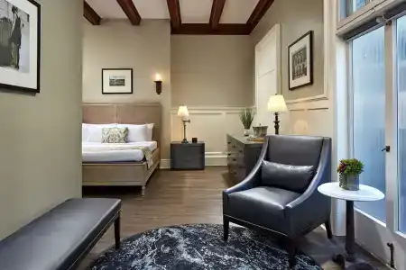 Glorietta Bay Inn - 57