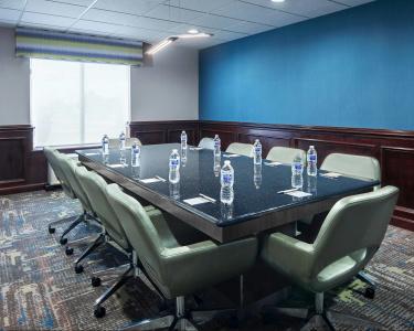 Hampton Inn & Suites - 35