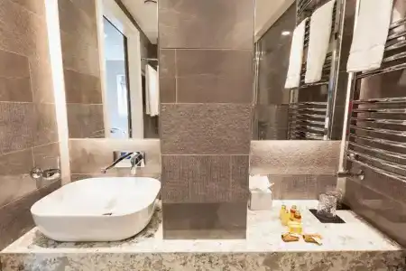 Clarendon Suites - 29