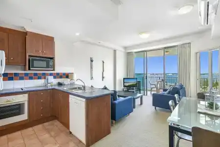 Crystal Bay On The Broadwater - 326