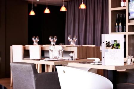 Kyriad Prestige Vannes Centre-Palais des Arts - 28