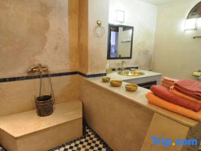 Riad Adarissa - 28
