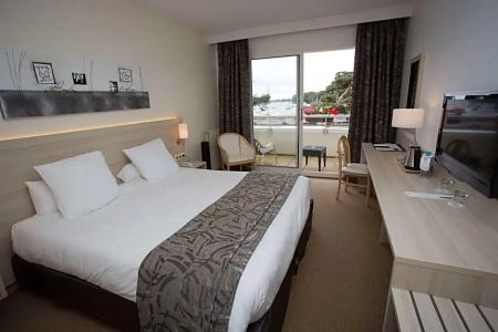 Best Western Plus Le Roof Vannes Bord De Mer - 88