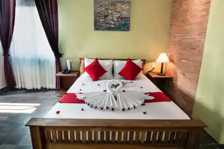 Diamond Palace Resort & Sky Bar - 4