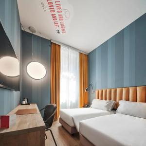 The Modernist - 34