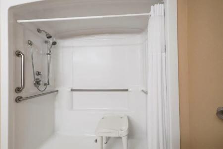 Days Inn & Suites by Wyndham - 57
