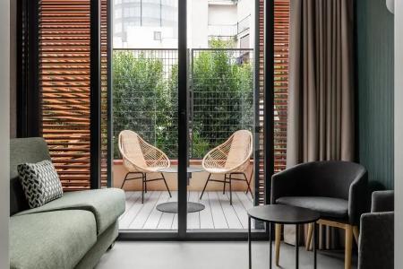 Raval House - 12