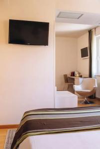 Hb Aosta & Balcony Spa - 98