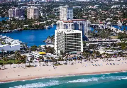 Courtyard by Marriott Fort Lauderdale Beach - 30