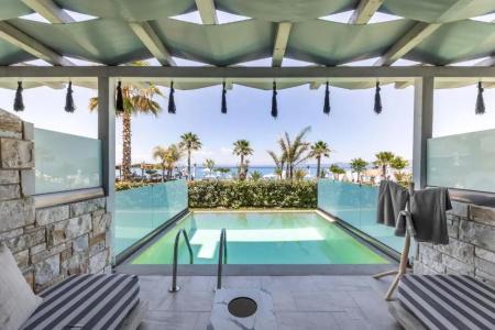 Blue Carpet Luxury Suites - 254