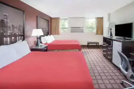 Super 8 by Wyndham Chicago IL - 41