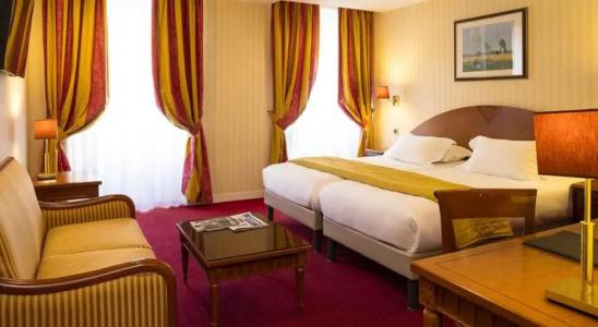 Imperial Paris - 35