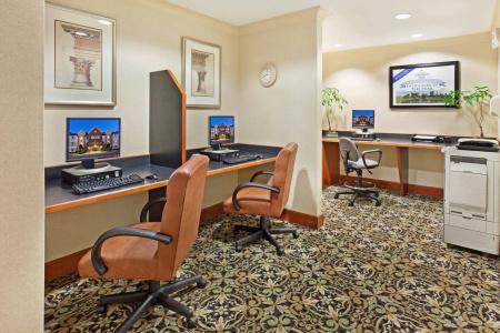 Staybridge Suites - Ballantyne, an IHG - 8