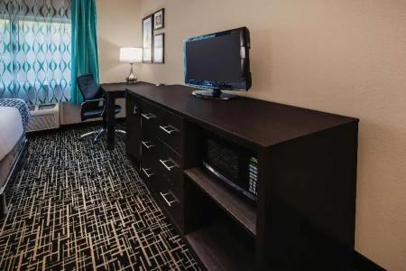 La Quinta Inn by Wyndham Indianapolis North at Pyramids - 23