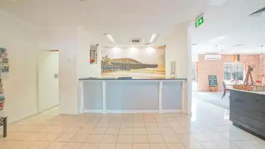 Country 2 Coast Motor Inn - 11