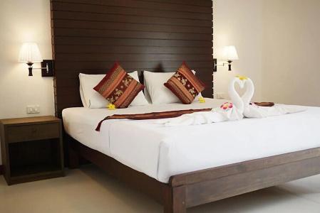 Naithon Beach Mansion - 7