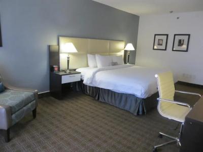 Toronto Don Valley and Suites - 75