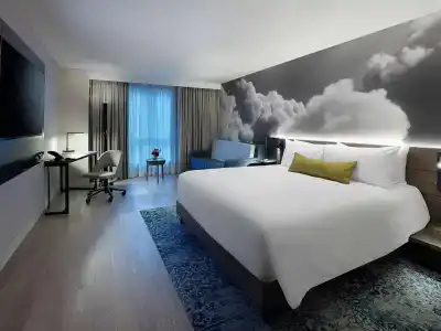 The Novotel Centre - 5