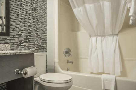 Quality Inn - 7