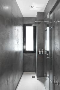 Melo Athens - 13