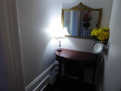 Stone Maiden Inn - 3