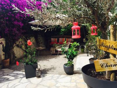 Hôtel Le Petit Castel - 14