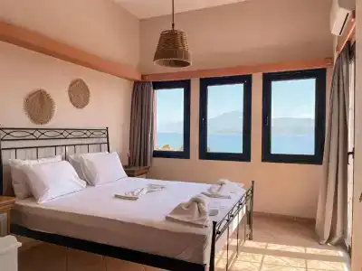 Nisea Samos - 19