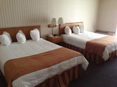 Royal Garden Inn Downtown - 4