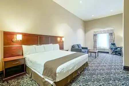 Woodbine & Suites - 42