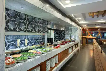 DoubleTree by Hilton Kusadasi - 26
