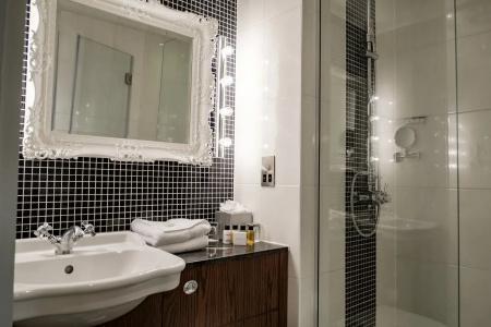 The Drayton Court - 13