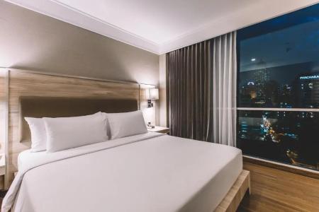 Adelphi Suites Bangkok - Sha Extra Plus - 107