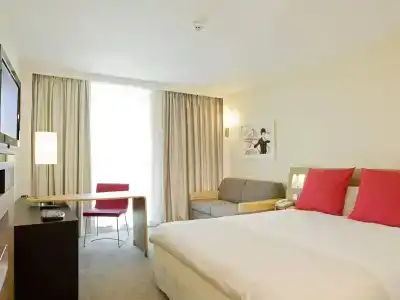 Novotel Edinburgh Park - 7