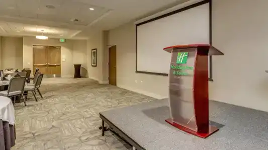 Holiday Inn, An Ihg - 49