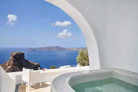 Astra Suites - 327