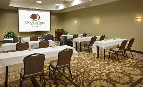 DoubleTree by Hilton Charlotte Airport - 24