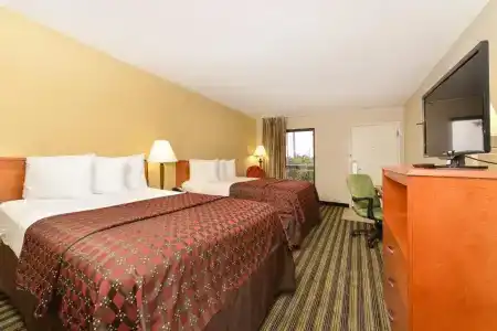 Quality Inn at the Mall - - 35